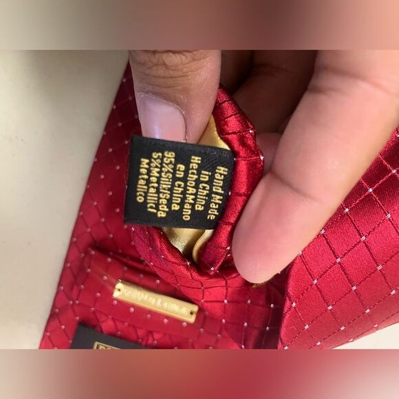 Donald Trump Signature Collection checkered Red & White Patterned Tie Silk Blend - Picture 4 of 5